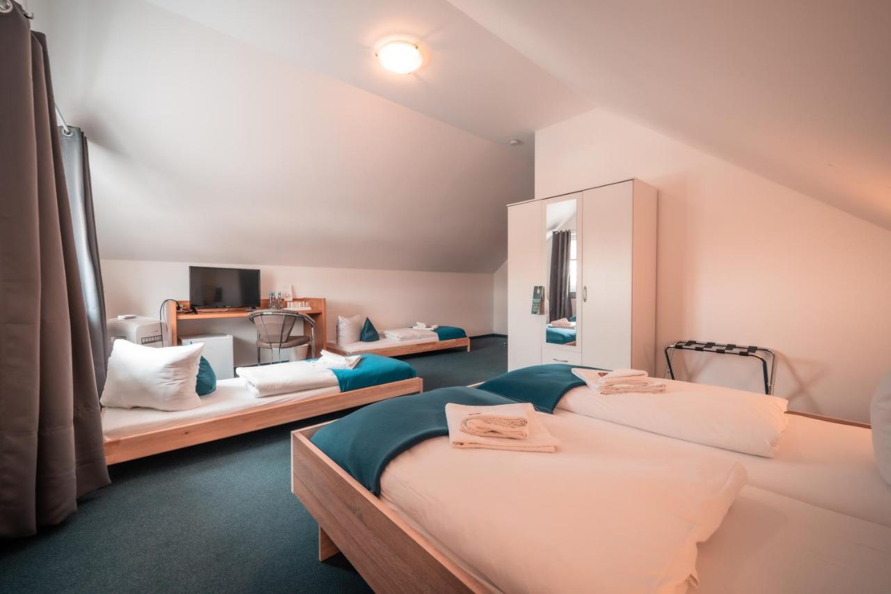 Airport Lounge Hotel Düsseldorf Buitenkant foto
