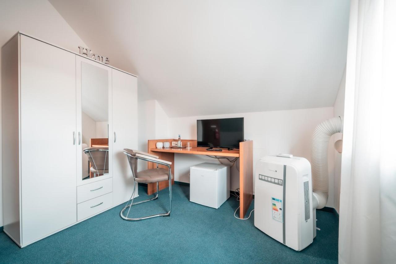 Airport Lounge Hotel Düsseldorf Buitenkant foto